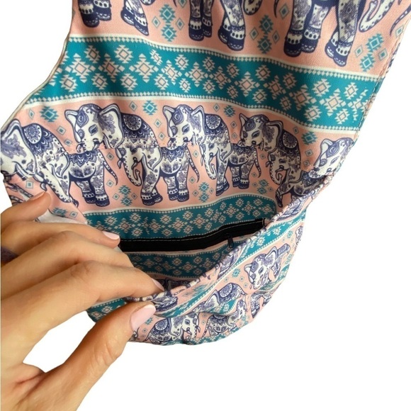 Yogiii Tote Elephant Graphic Yoga Sling Bag -NWT - Picture 5 of 14